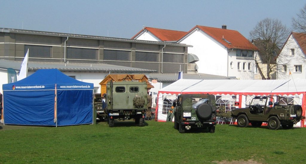 Von weit sichtbar war der Standplatz der RK Gießen mit Zelten und Fahrzeugen